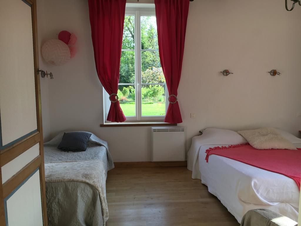 Domaine Des Celestins Bed & Breakfast Bernay-en-Ponthieu Bagian luar foto